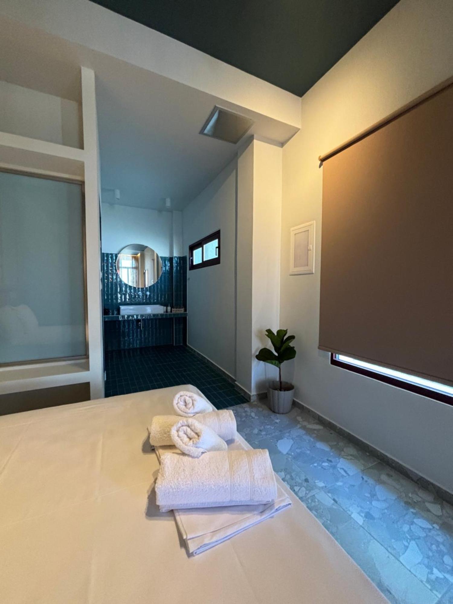 Take Me Here With A Sea View By Salt Apartments Volos Bagian luar foto
